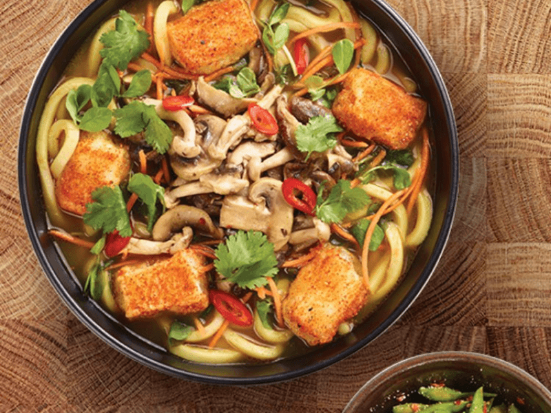 Kare Burosu Ramen with udon noodles, crispy tofu, mushrooms and chilli.